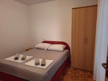 Apartments with parking space Crikvenica - 5553