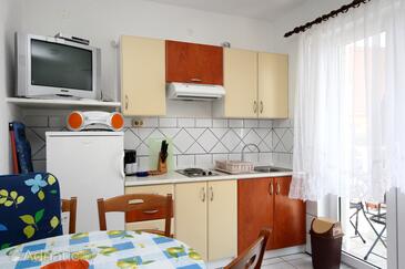 Apartments with parking space Crikvenica - 5553
