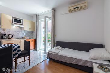 Apartments with parking space Crikvenica - 5553