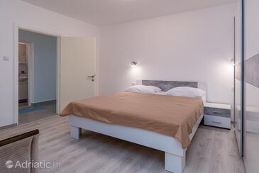 Apartments by the sea Klenovica, Novi Vinodolski - 5557