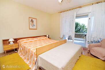 Apartments by the sea Novi Vinodolski - 5558