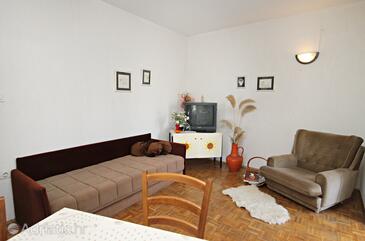 Apartments by the sea Novi Vinodolski - 5558