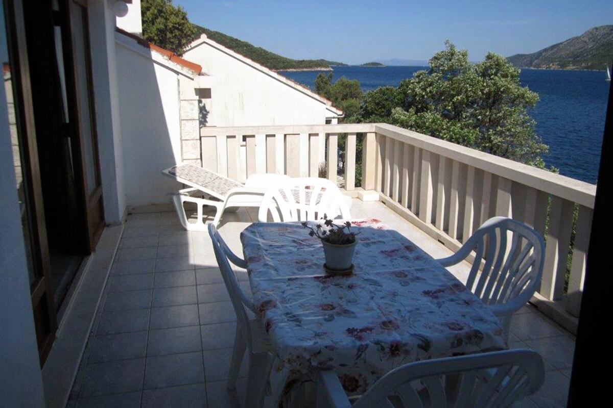 A-556-b - Private accommodation - Apartments by the sea Tri Žala, Korčula