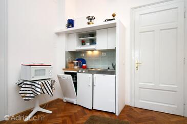 Apartments by the sea Crikvenica - 5563