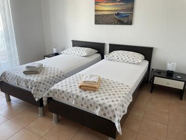 Ferienwohnungen mit Parkplatz Vantacici, Krk - 5566