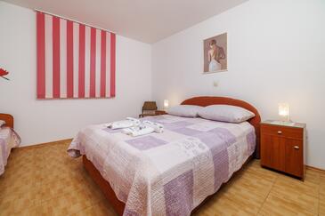 Apartments and rooms with parking space Senj - 5569
