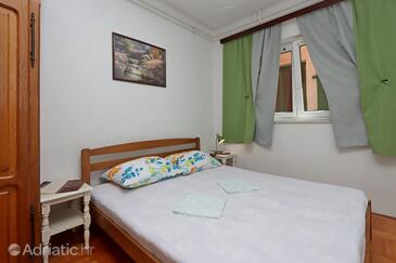 Apartments with parking space Senj - 5571