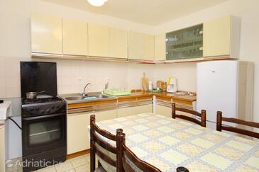 Apartmaji s parkingom Senj - 5572