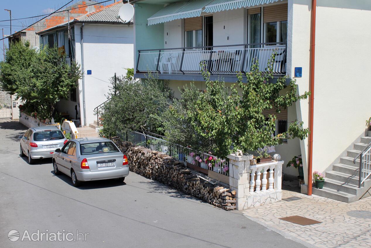 Parkolóhely - Apartmanok parkolóhellyel Senj