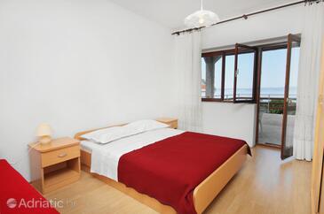 Apartments by the sea Klenovica, Novi Vinodolski - 5581