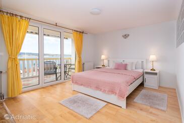 Apartments by the sea Crikvenica - 5585 Adriatic.hr