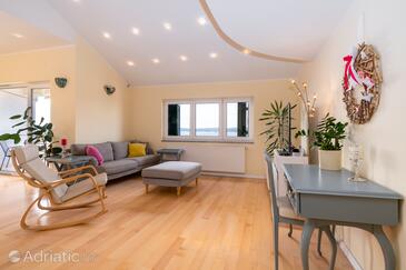 Apartments by the sea Crikvenica - 5585