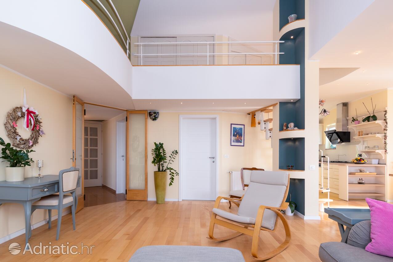 Apartments by the sea Crikvenica - 5585