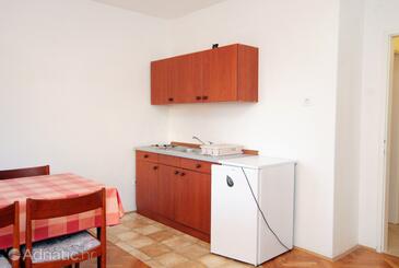 Apartments with parking space Novi Vinodolski - 5587