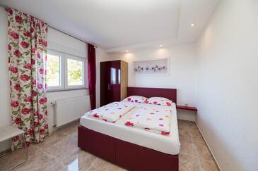 Family-friendly apartments with swimming pool Dramalj, Crikvenica - 5594