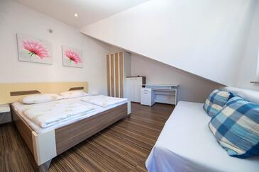 Family-friendly apartments with swimming pool Dramalj, Crikvenica - 5594