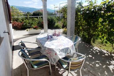 Apartments with parking space Novi Vinodolski - 5600