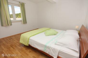 Apartmani s bazenom pogodni za obitelji s djecom Postira, Brač - 5609