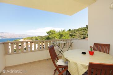 Apartmani s bazenom pogodni za obitelji s djecom Postira, Brač - 5609