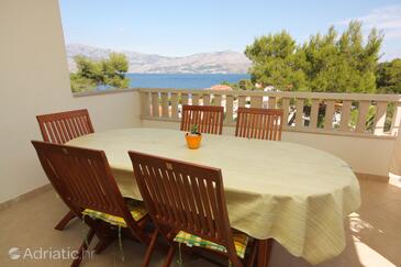 Apartmani s bazenom pogodni za obitelji s djecom Postira, Brač - 5609