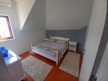 Apartamentos con parking Postira, Brac - 5617