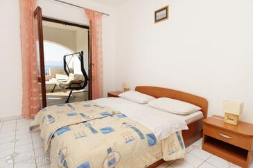 Apartmaji s parkingom Bol, Brač - 5630