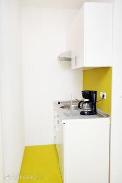 Apartmaji s parkingom Bol, Brač - 5631