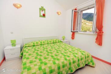 Apartments with parking space Bol, Brač - 5642