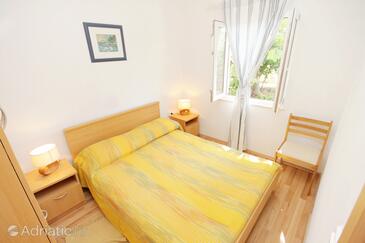 Apartments with parking space Sumartin, Brač - 5646