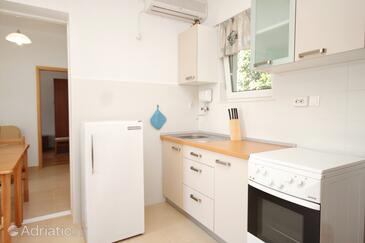 Apartments with parking space Sumartin, Brač - 5646