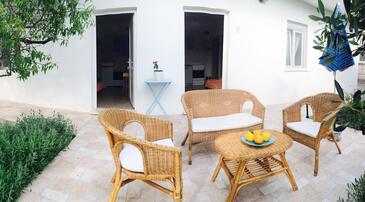 Apartments with parking space Sumartin, Brač - 5646