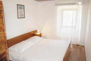 Dom s parkoviskom Bobovišća (Brač) - 5652