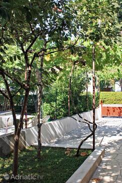 Apartments with parking space Supetar, Brač - 5653