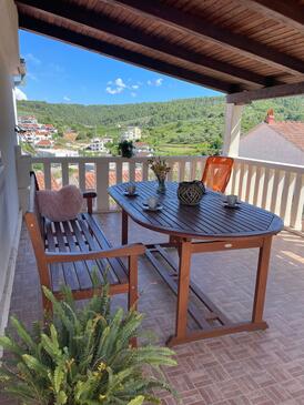 Apartmanok parkolóhellyel Sutivan, Brac - 5654