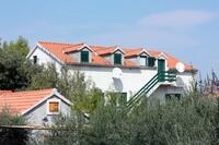 Apartments by the sea Mirca, Brač - 5655