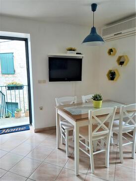 Apartments by the sea Supetar, Brač - 5657