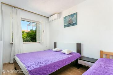 Appartements et chambres avec parking Supetar, Brac - 5658