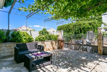 Apartmaji in sobe s parkingom Supetar, Brač - 5658 Adriatic.hr