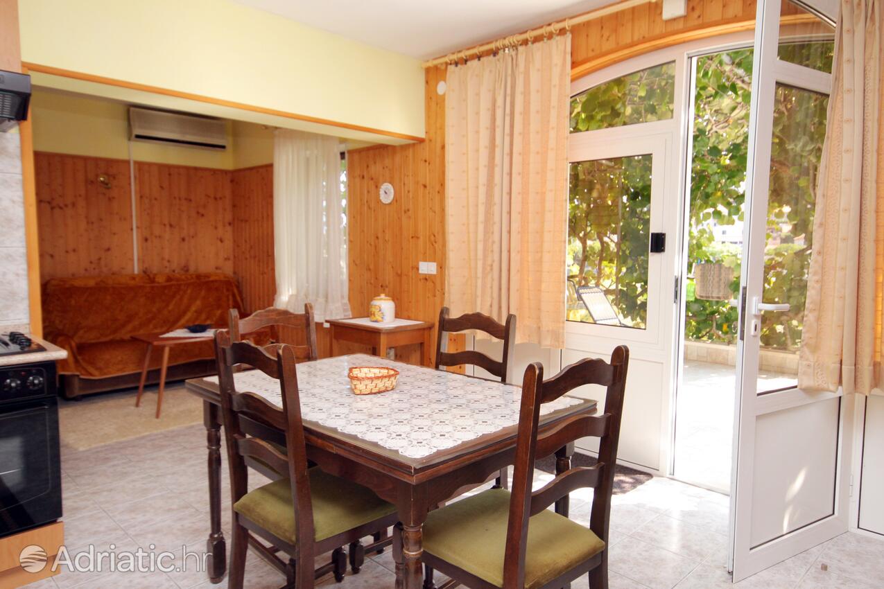 A-5659-a - Alloggi privati - Appartamenti con parcheggio Postire - Postira, Brazza - Brač