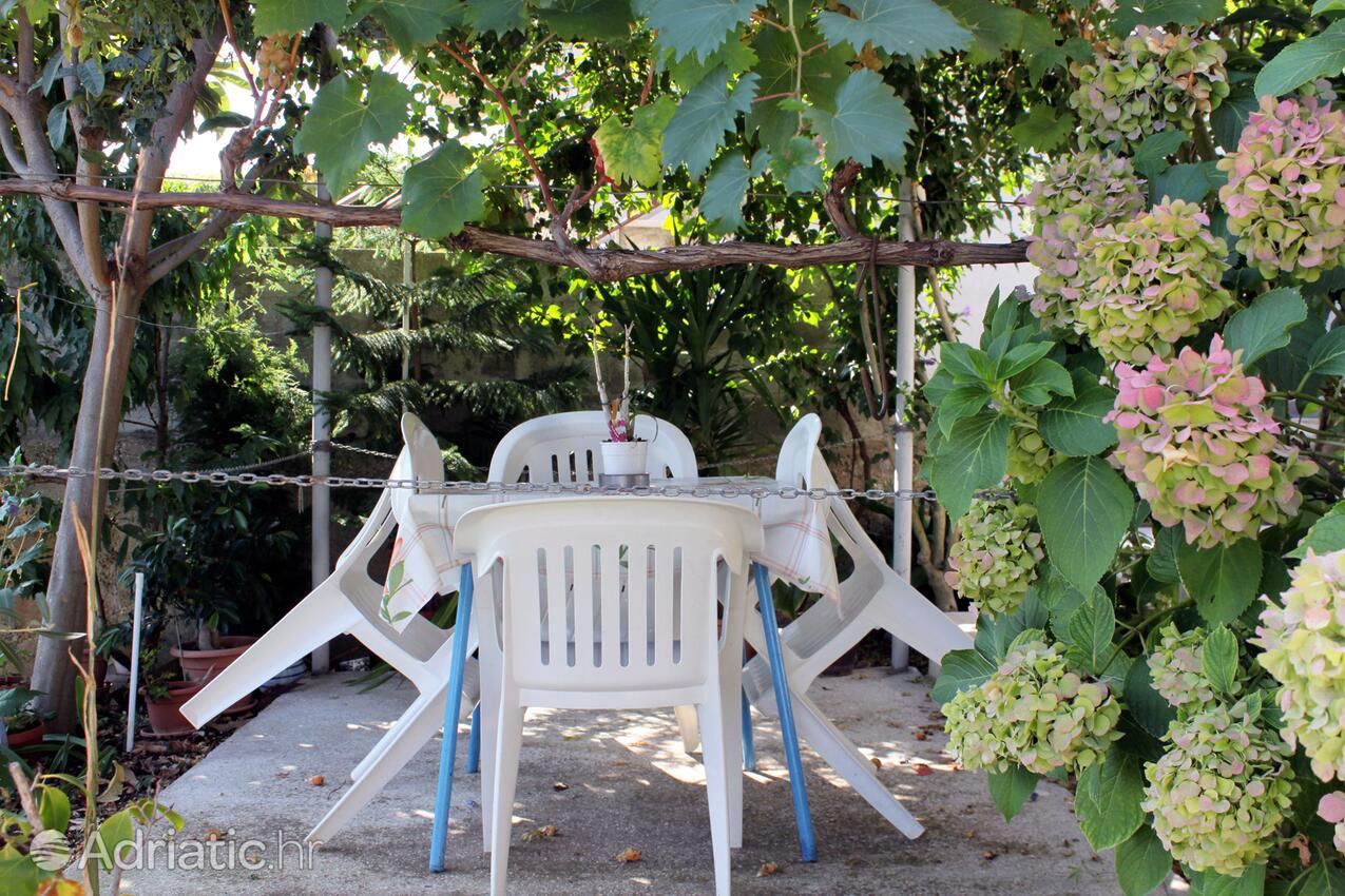 A-5659-b - Alloggi privati - Appartamenti con parcheggio Postire - Postira, Brazza - Brač