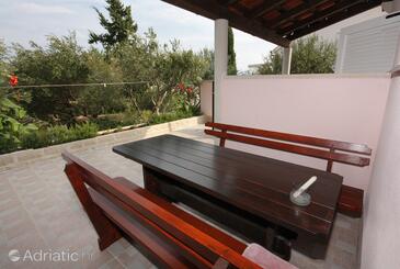 Apartments by the sea Splitska, Brač - 5664