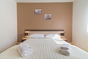 Apartments with terrace Nin, North Dalmatia