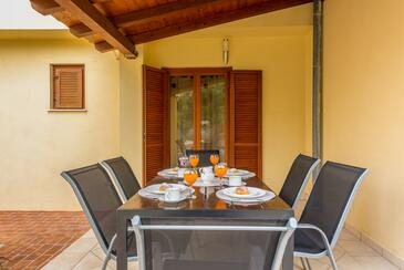 Apartments with terrace Nin, North Dalmatia