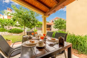 Apartments with terrace Nin, North Dalmatia