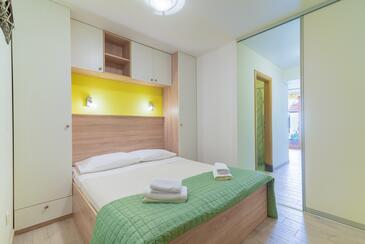 Apartments with terrace Nin, North Dalmatia