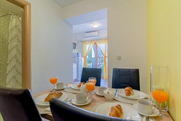 Apartments with terrace Nin, North Dalmatia