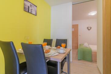 Apartments with terrace Nin, North Dalmatia