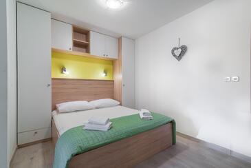 Apartments with terrace Nin, North Dalmatia