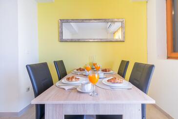 Apartments with terrace Nin, North Dalmatia