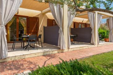 Apartments with terrace Nin, North Dalmatia